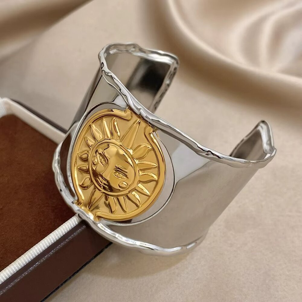 NEW! 18K GOLD Plated Multi TONE SUN HEAD HOLLOW CUFF BRACELET